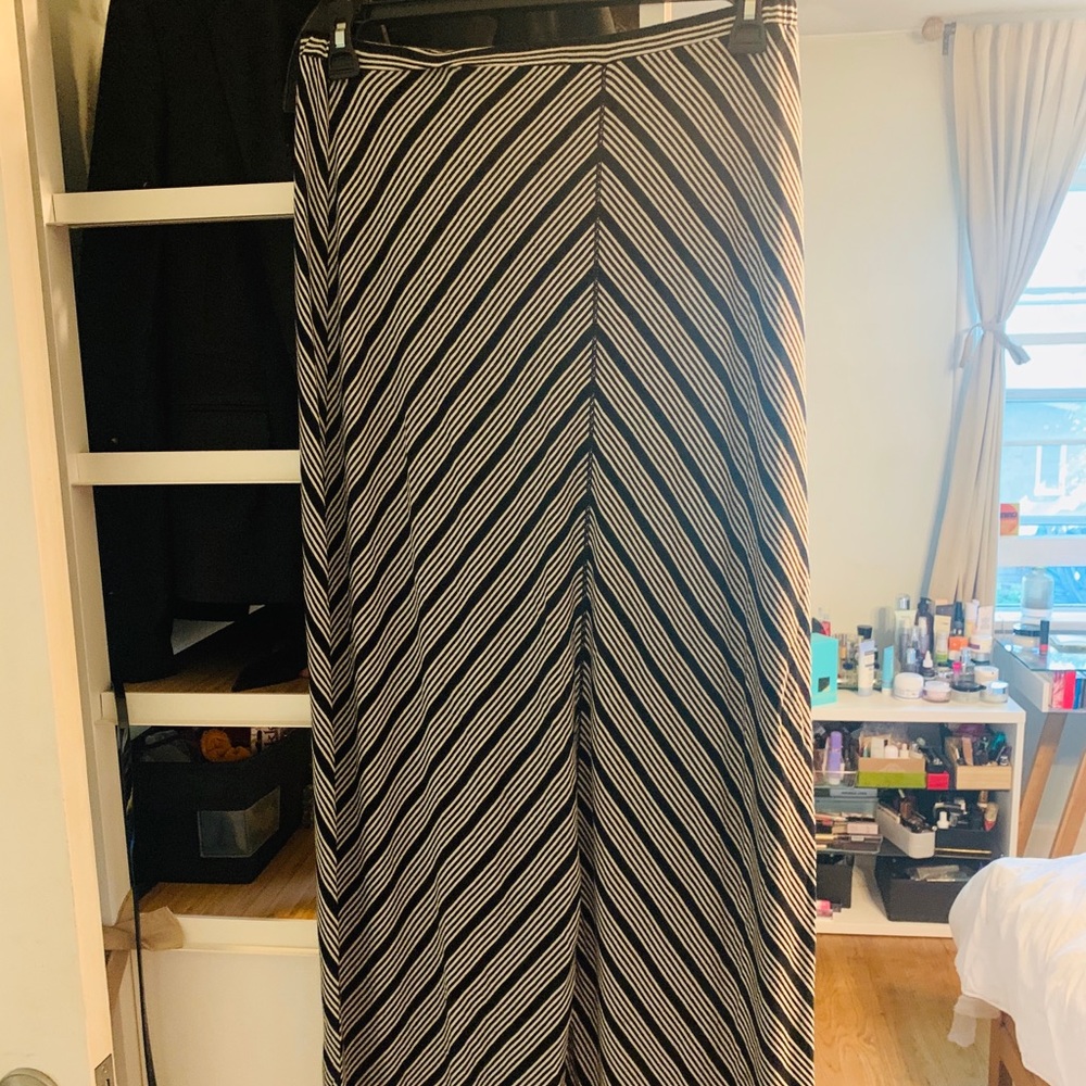 Black and white maxi skirt